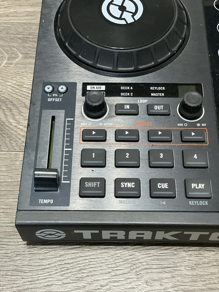 NATIVE INSTRUMENTS TRAKTOR KONTROL S4 DJ Controller NI Tractor Control