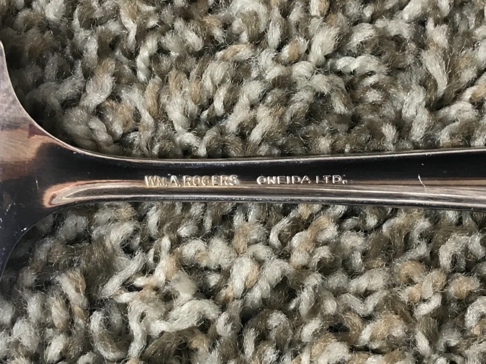 WM. A Rogers Oneida Silver Plate Pie Spatula