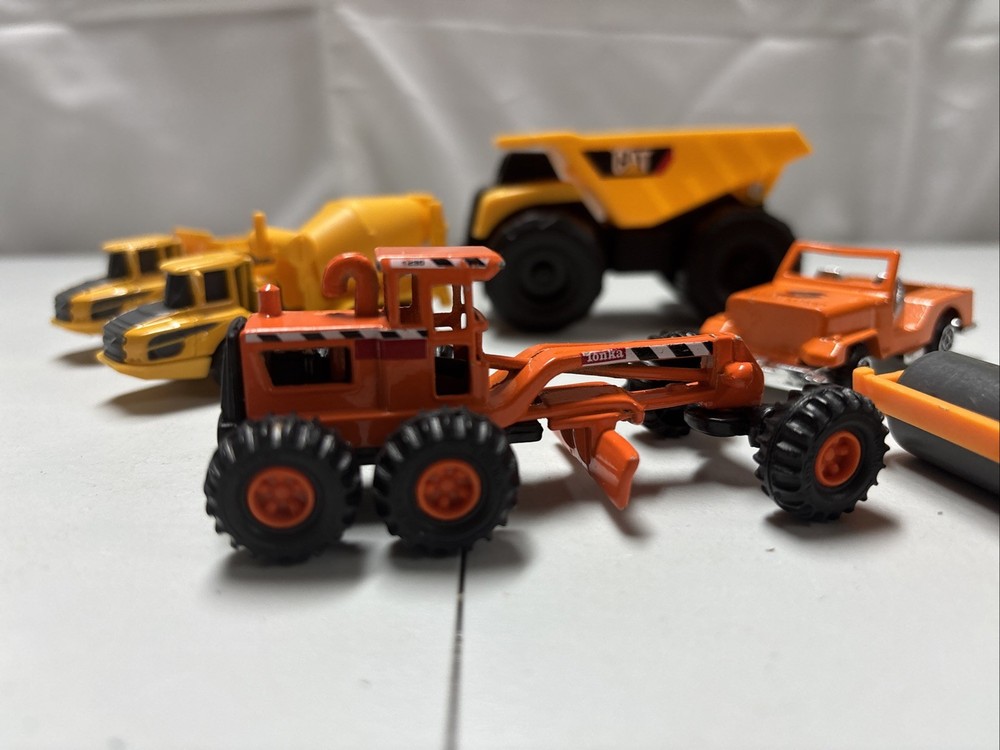 6 Construction Toy Vehicles ￼