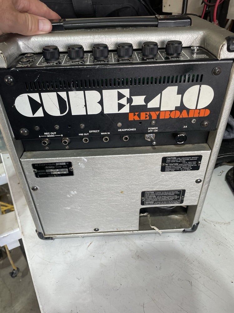 ROLAND CUBE-40 KEYBOARD AMPLIFIER AMP CK-40 SILVER