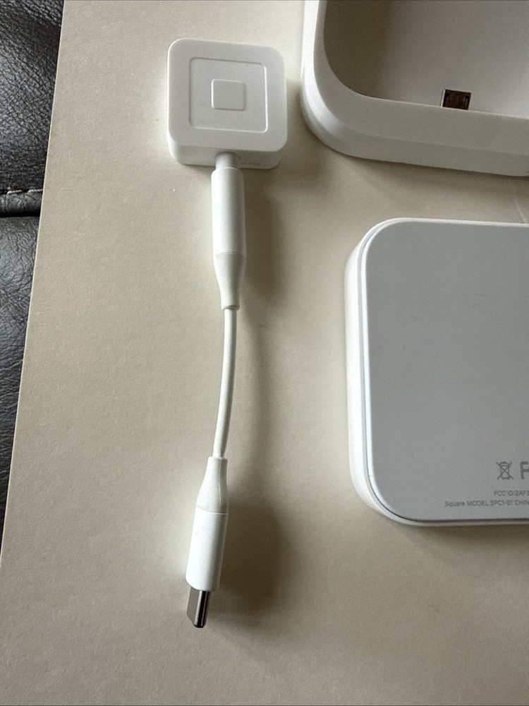 Square Model SPC1-01 Credit Card Reader with S7 Charging Dock - Tested - White