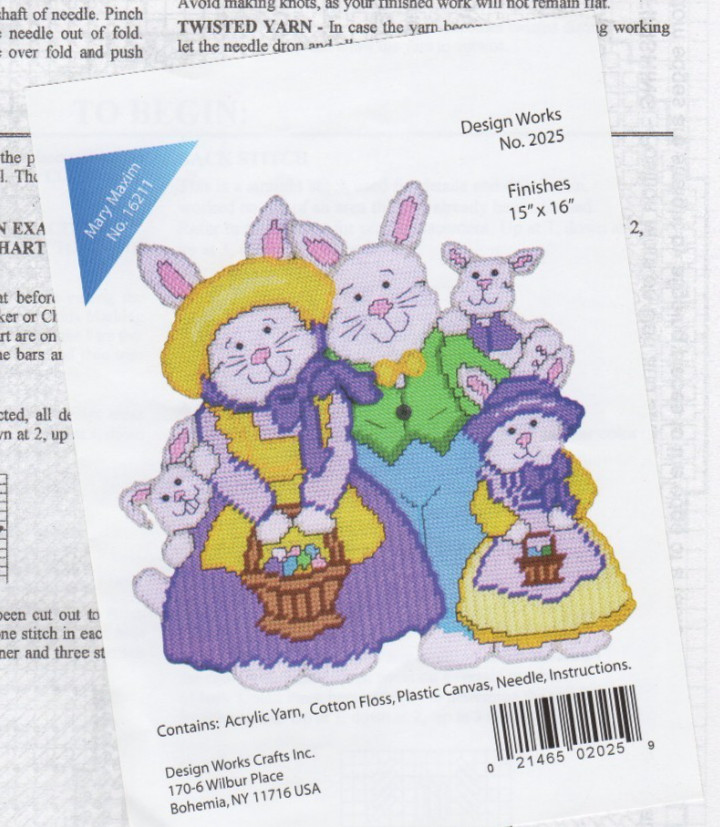EASTER BUNNY FAMILY  Wall Hanging  plastic canvas  PATTERN (#TF0089)