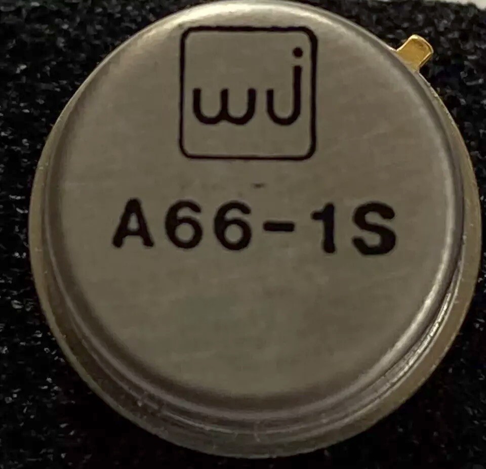 Watkins-Johnson W-J A66–1S RF Amplifier