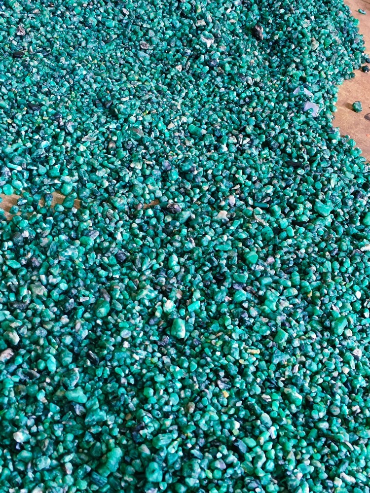 Emerald Rough 1 Kg