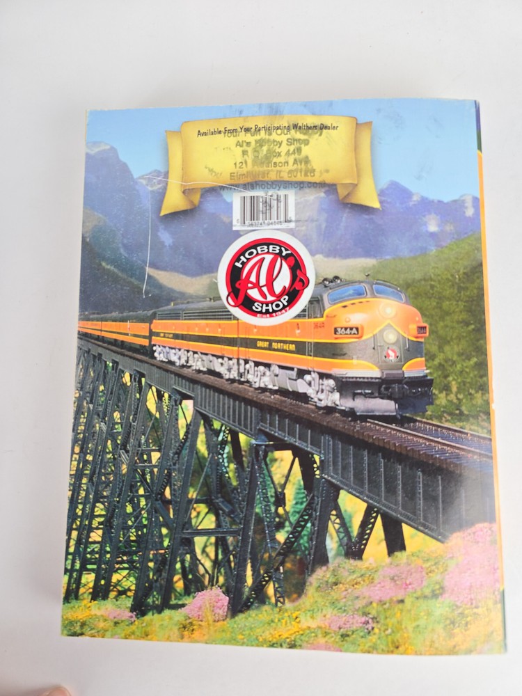 Walthers 913-207 75th Anniversary Edition 2007 HO Model Railroad Reference Book