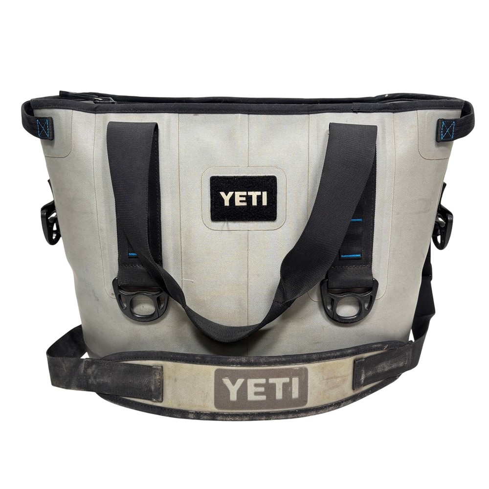 Yeti Hopper 20 18 Can Capacity Handheld Softshell Cooler