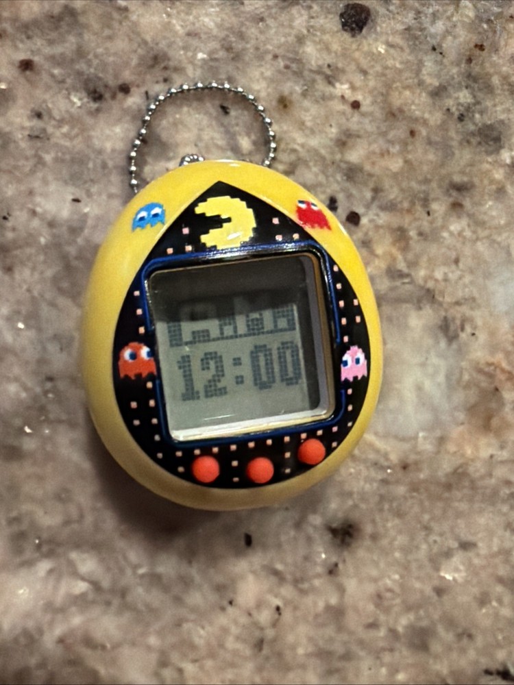 Pac-Man Device Yellow Case by Bandai PAC-MAN ** Works