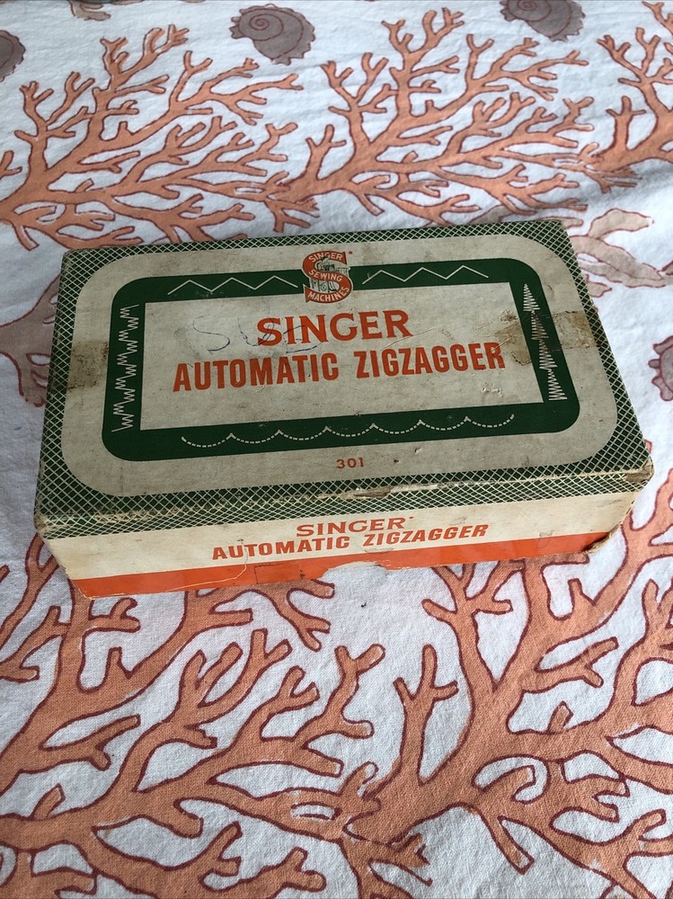 1950s Singer Sewing Machine Automatic Zigzagged For Multiple Class Machines
