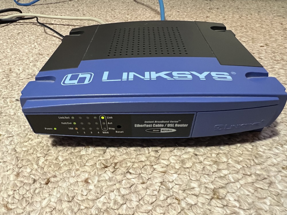 Linksys Etherfast Cable/DSL Router (BEFSR41 V.2) w/ power adapter