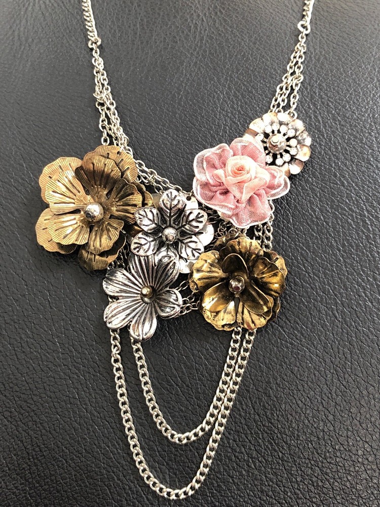 BEAUTIFUL BOHO /ART DECO TYPE FLOWER NECKLACE