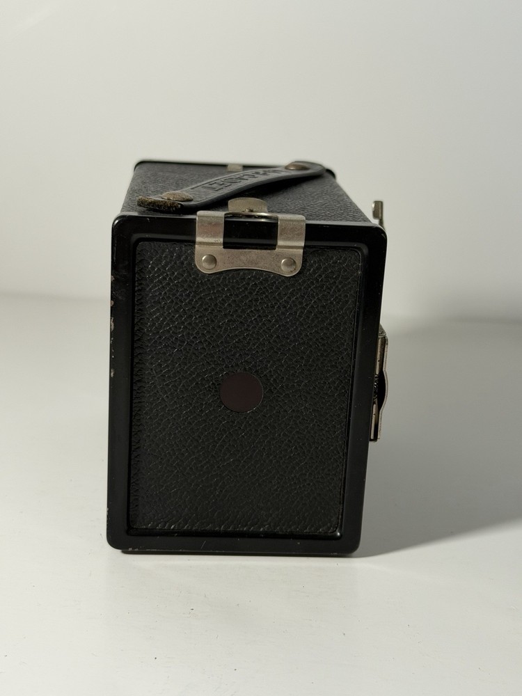 vintage Agfa Box 44 A-8 Cadet Flash Box Camera. UNTESTED
