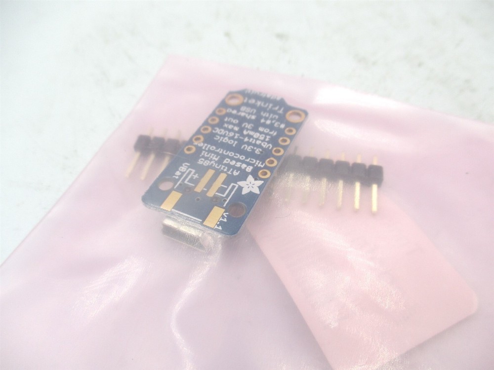 Adafruit (1500) 3.3V Logic - MicroUSB Mini Microcontroller