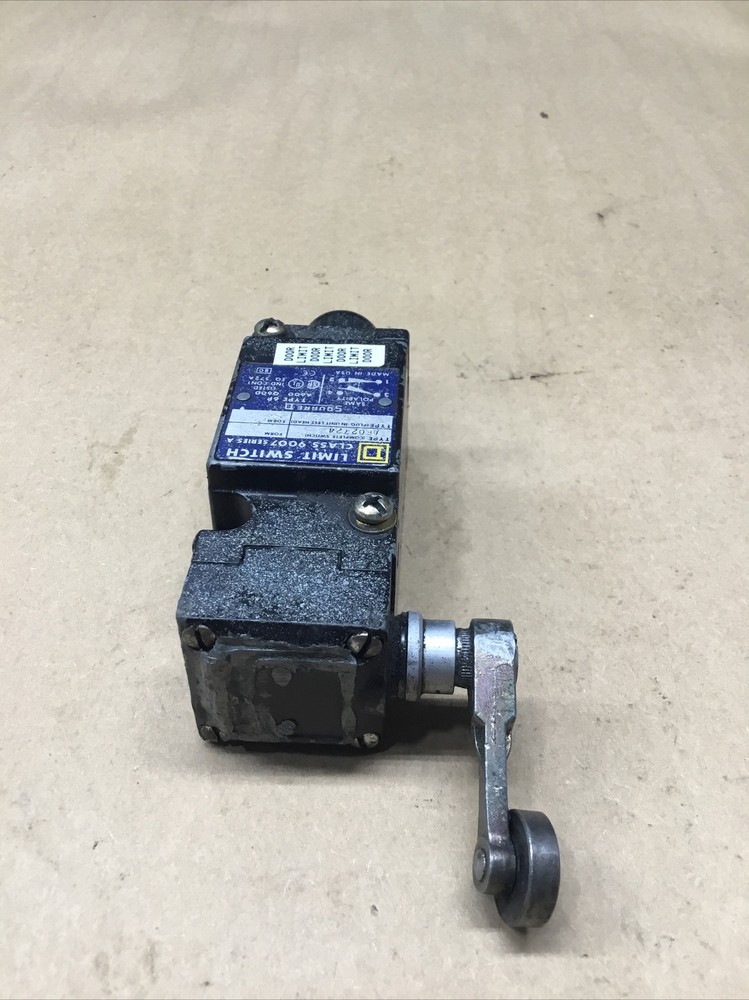 Square D AEQ2724 Limit Switch Class 9007 Series A #706K111