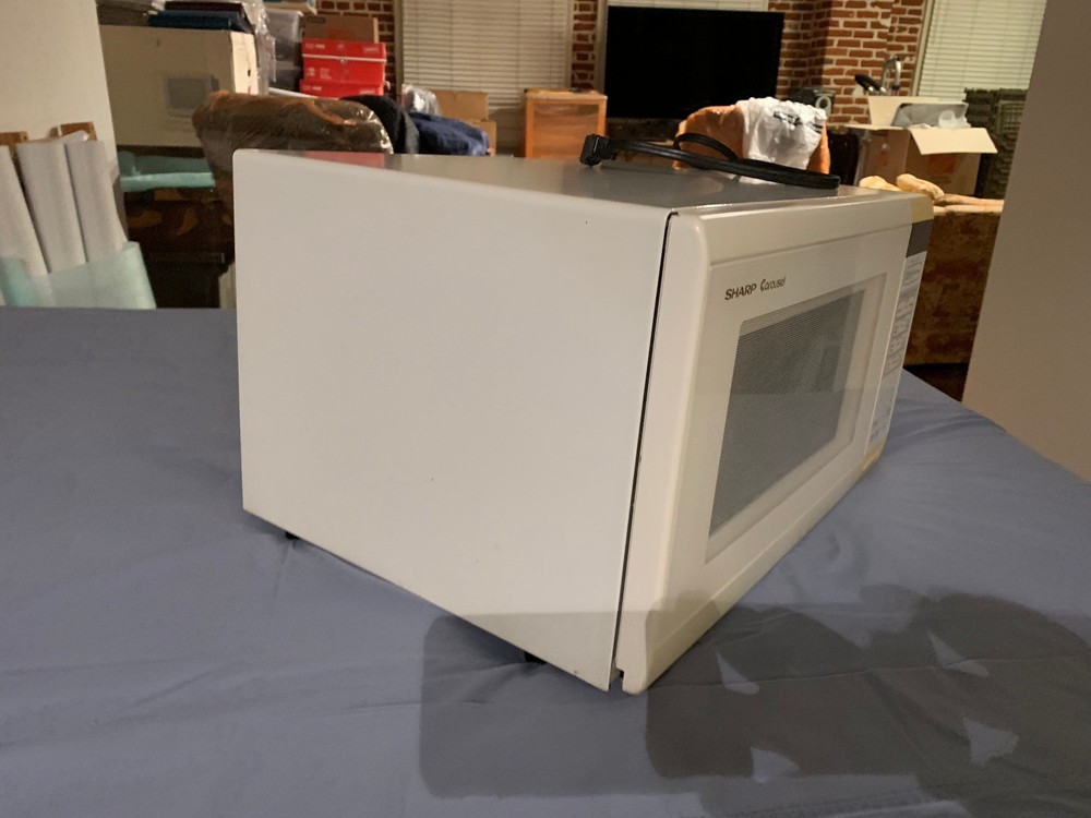 Sharp R-3A66 Microwave Oven