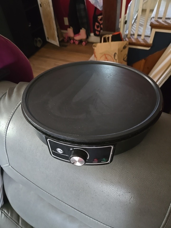 G&M Kitchen Essentials electric crepe maker.