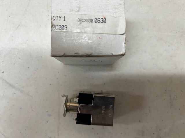 HONEYWELL 2C203 PUSHBUTTON SWITCH 4 LAMP BARRIER MOUNT OPERATOR INDICATOR