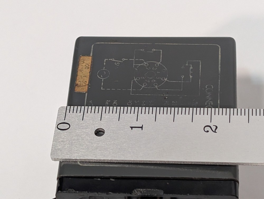Omron Type STP-100VAC Subminy Timer 0-10 Minutes