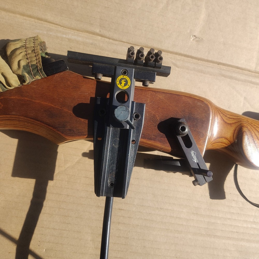 Martin Archery Compound Bow with 4 aiming posts, Saunders damper & arrow guide