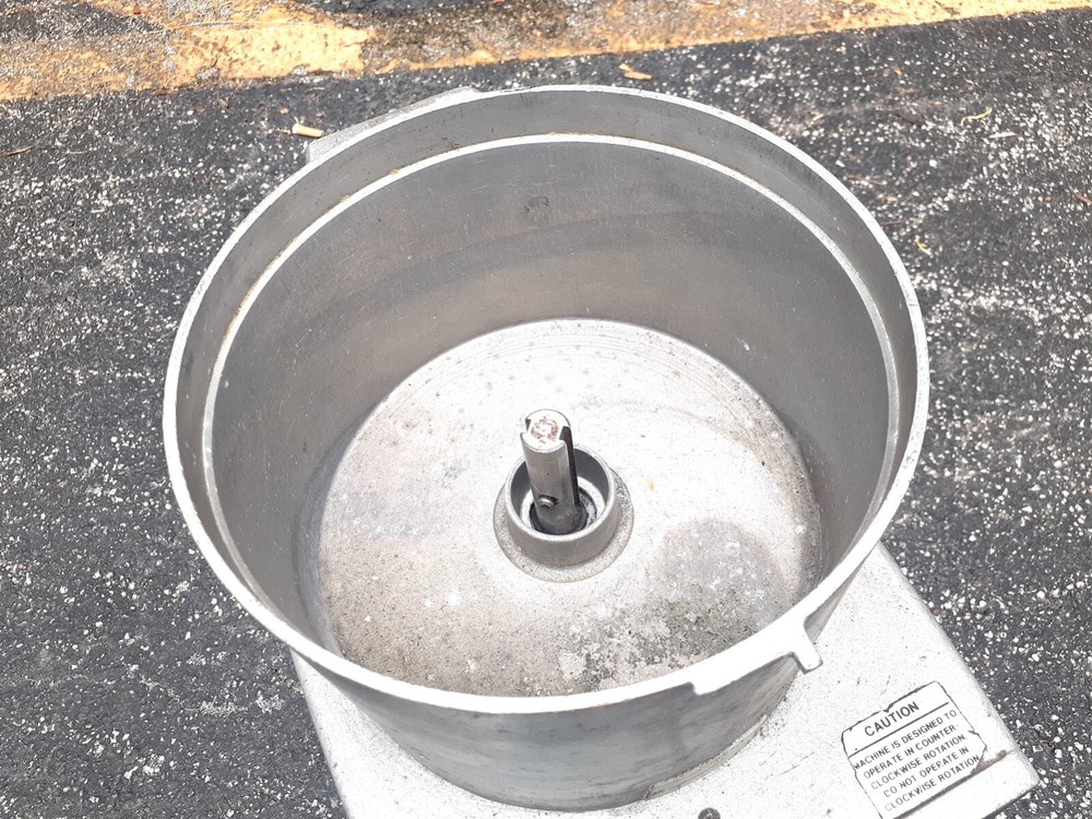 Robot Coupe R4 Mixer Cutter Base - Food Processor - 3 Phase - UNTESTED