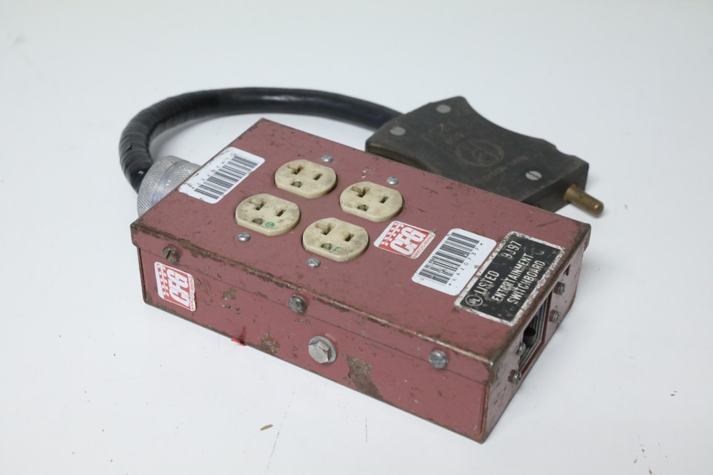 Mole-Richardson 4 Edison Plug Receptacle  60 Amp Bates