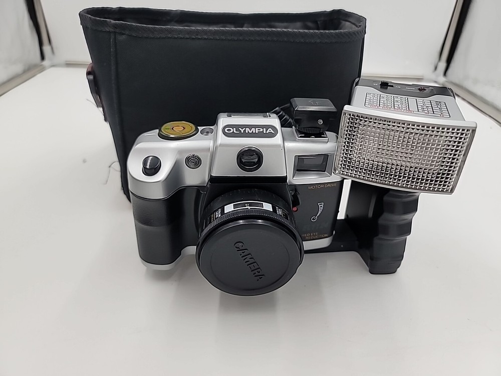 Olympia Advanced Camera EL1124 35mm Retractable Flash Self Timer & Carry Bag