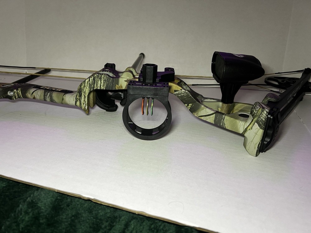 Bear Archery Limitless RTH Compound Bow ** Missing String**
