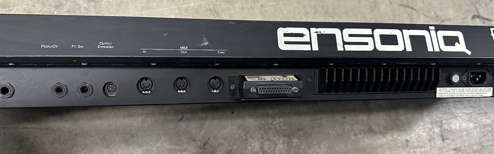 Ensoniq EPS-16 PLUS Sampling Keyboard 16 Bit Sampling 24 Bit Effects Black