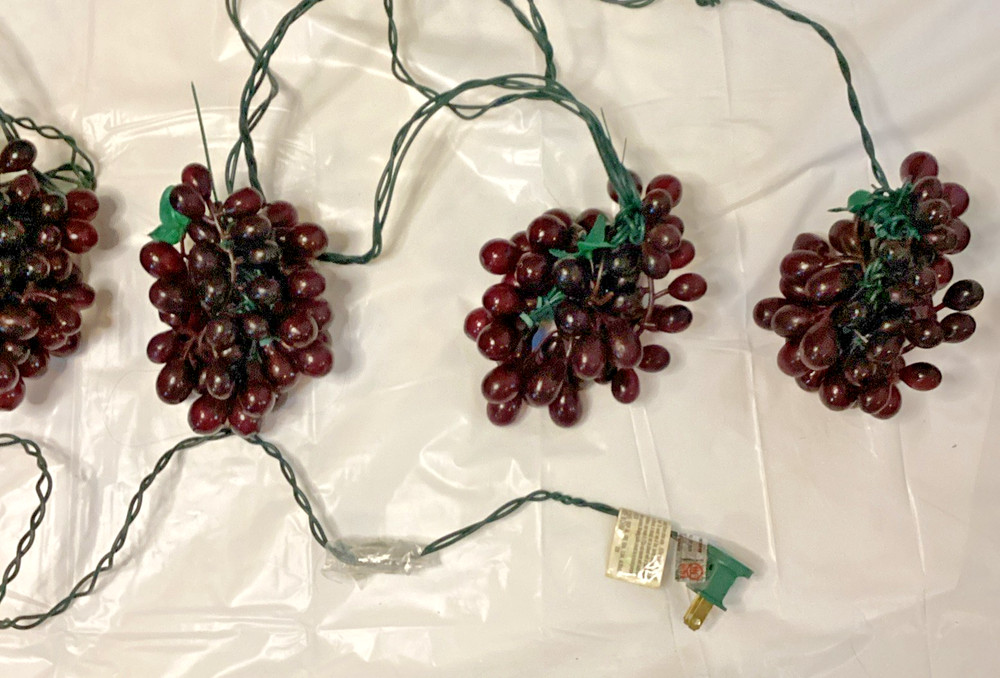 GRAPE CLUSTER LIGHTS 5 Clusters On String Indoor/Outdoor String Lights