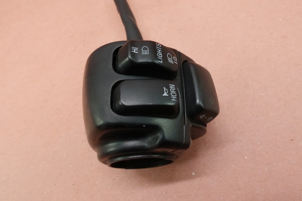 2002-2004 HARLEY-DAVIDSON SOFTAIL Standard FXST LEFT CONTROL HORN SIGNALS SWITCH