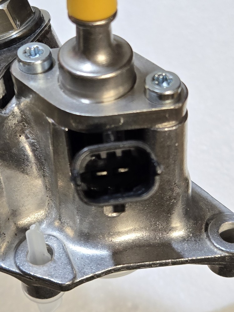 0444043050 DEF Dosing Unit Valve Injector open box