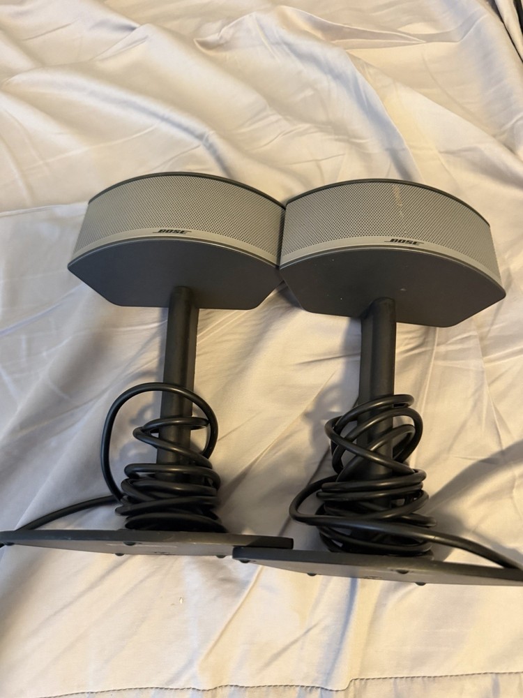 Pair Bose Companion 5 Multimedia Computer Speakers