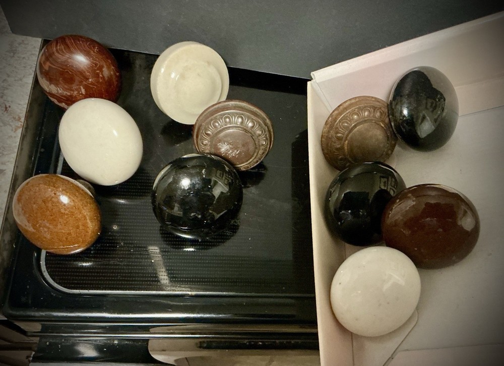 11 ANTIQUE PORCELAIN & BRASS DOOR KNOBS
