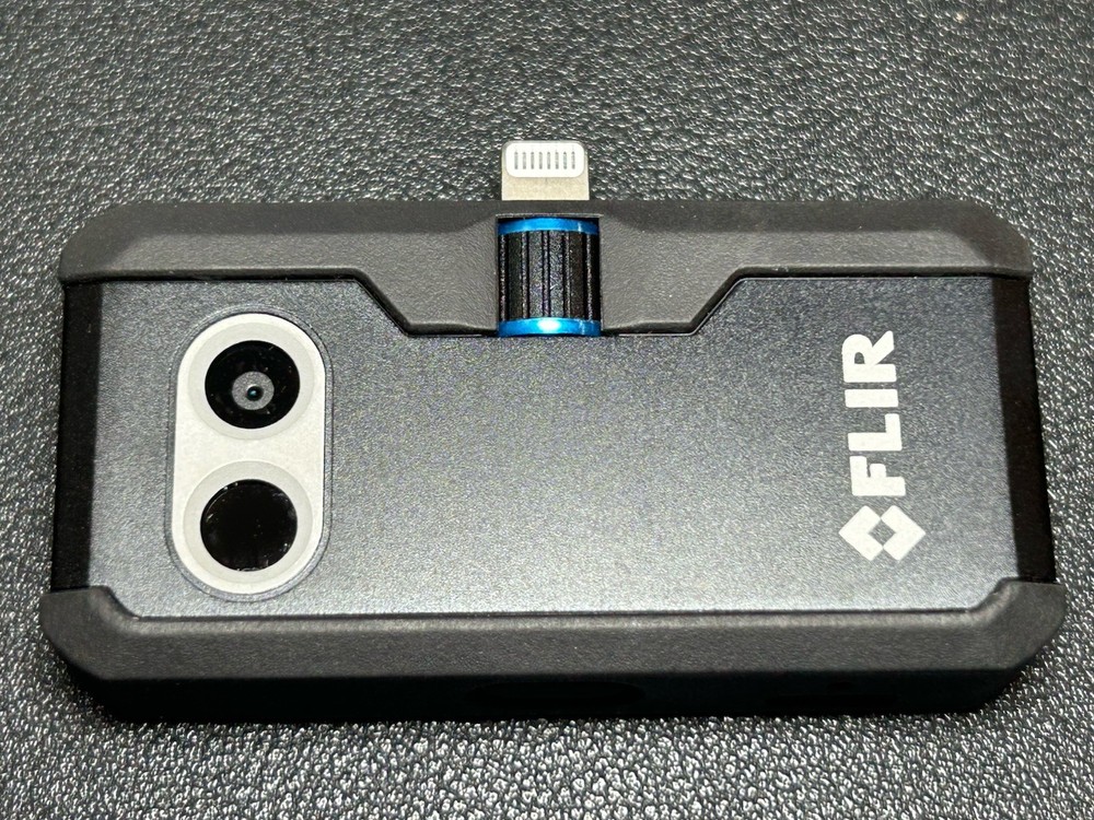 FLIR ONE Pro Thermal Camera for iPhone Lightning Model 0012 w/ Case