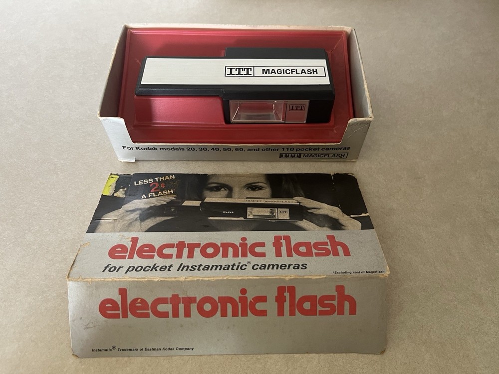 Vintage ITT Magicflash Electronic Flash Unit - In Original Box