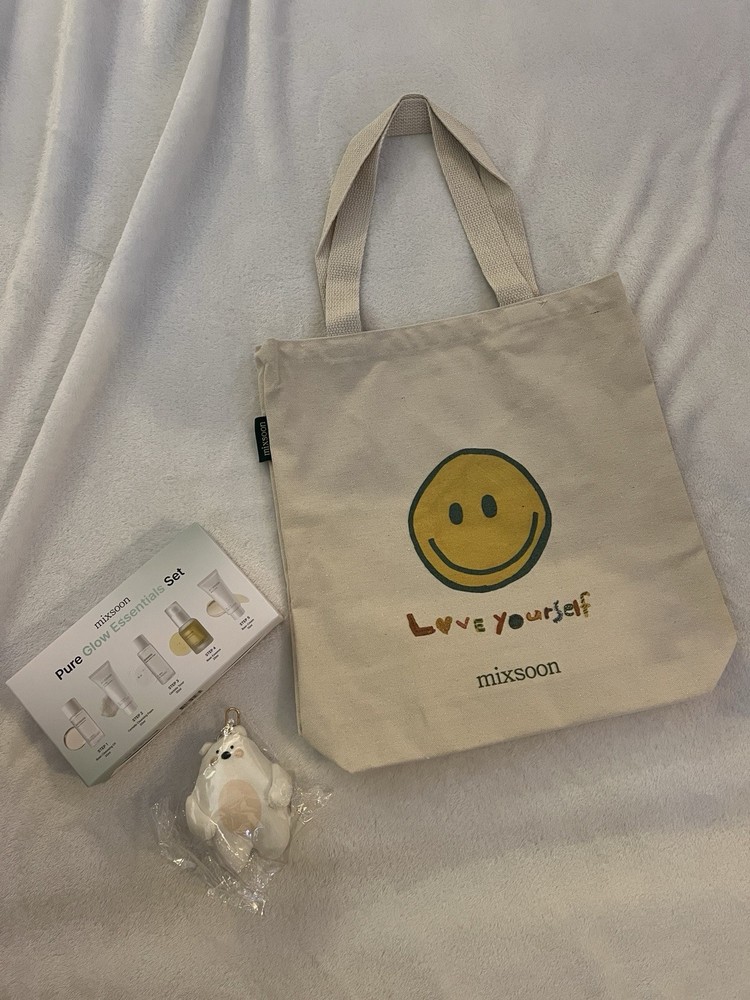 Mixsoon Pure Glow Essentials Set & Bear Keychain & Tote