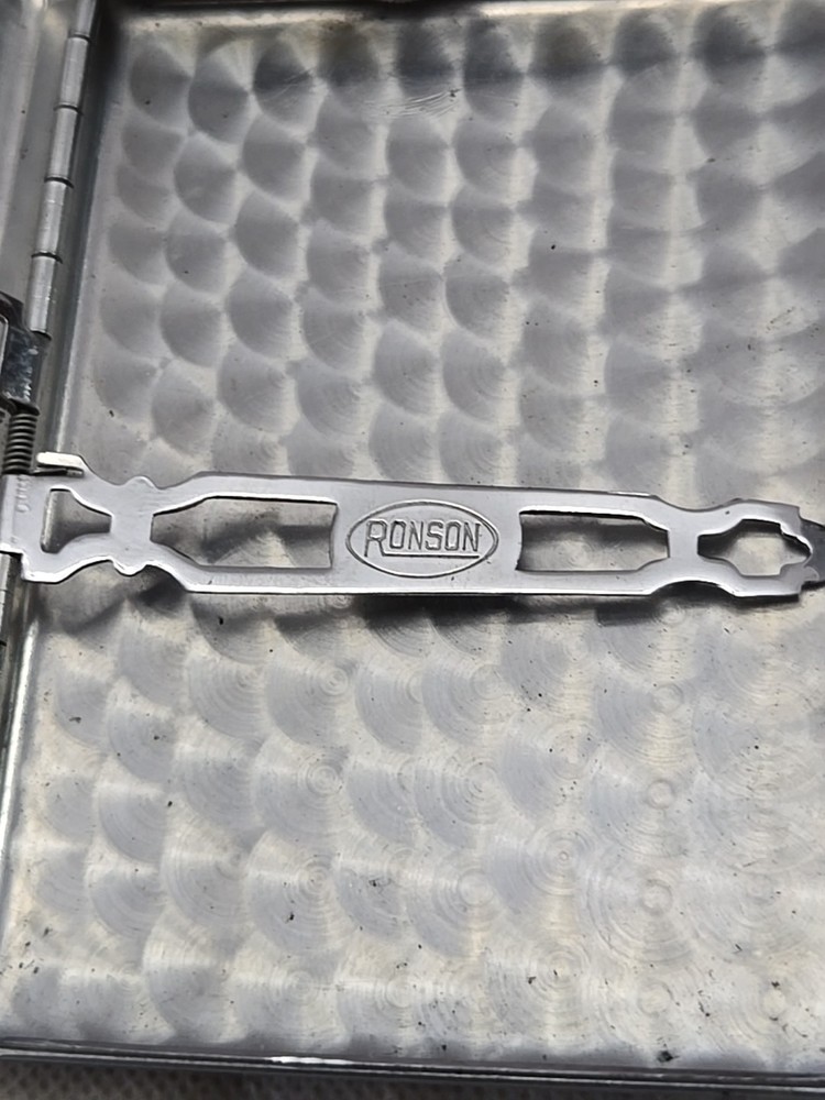 VINTAGE 1940's ART DECO RONSON MASTERCASE LIGHTER & CIGARETTE CASE