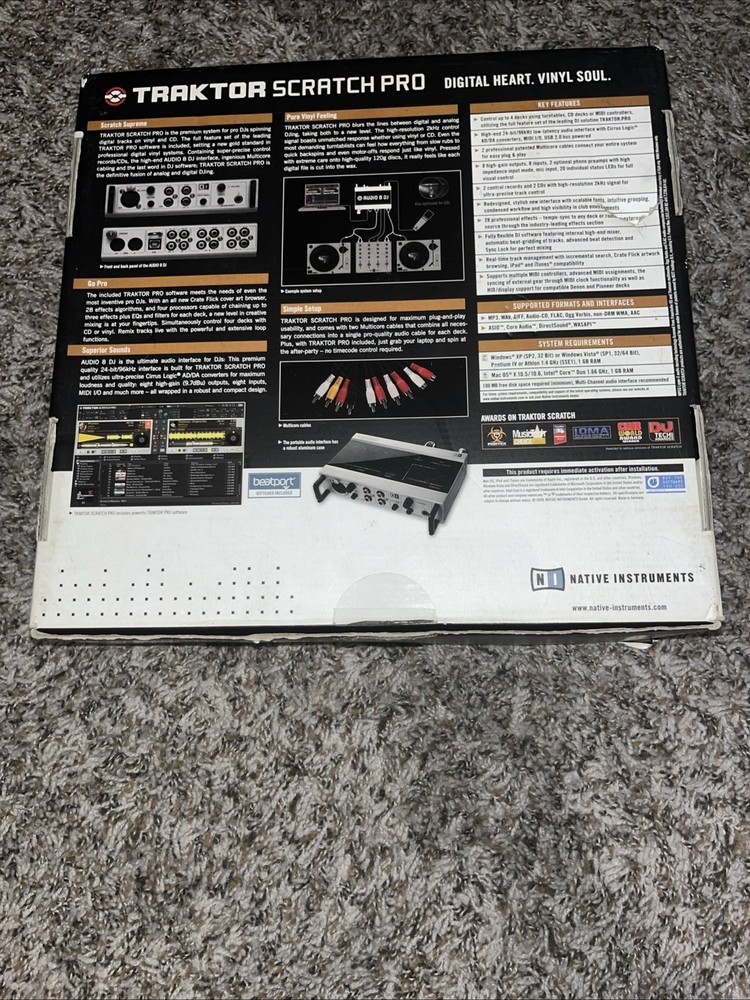 Native Instruments Traktor Scratch Pro DJ Performance Package Audio 8