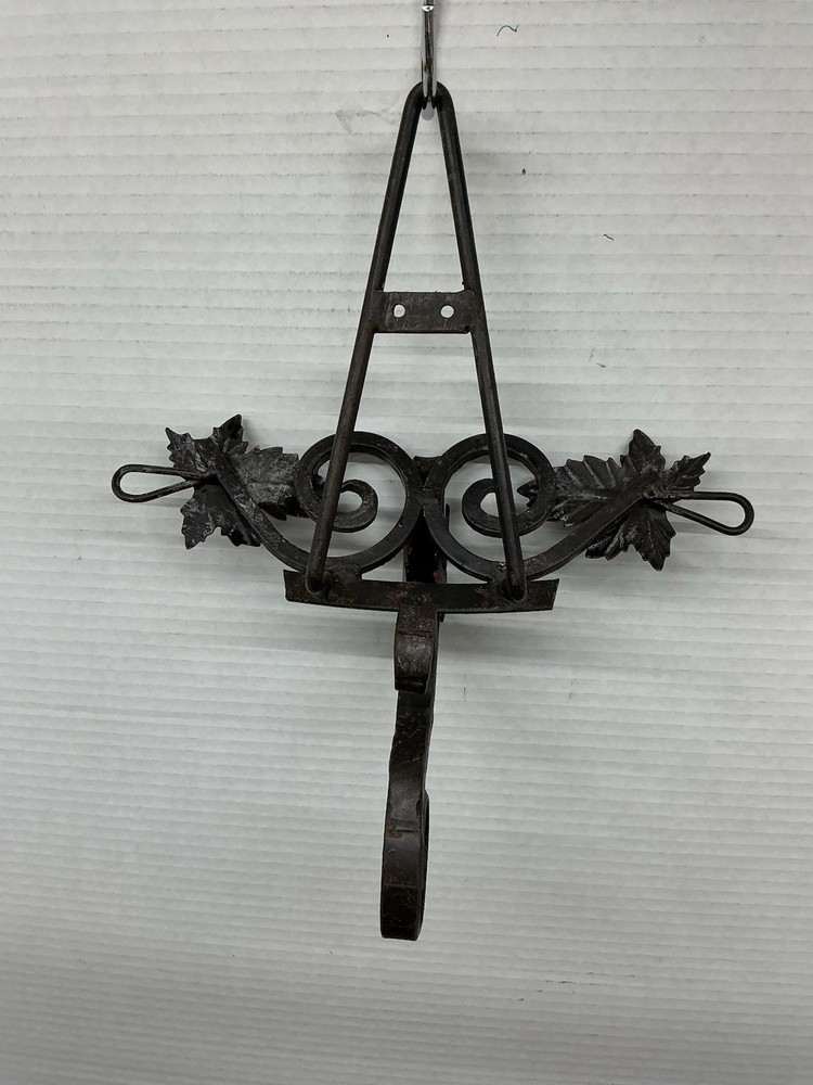 Iron Scroll Grape Leaf Wall Mounted Plate Frame Magazine Letter Paper Holder