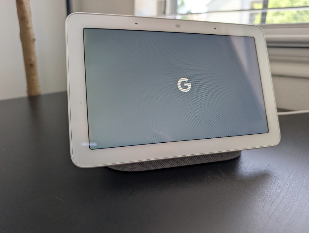 Google Nest Hub 7" Smart Display Chalk w/ Power Adapter