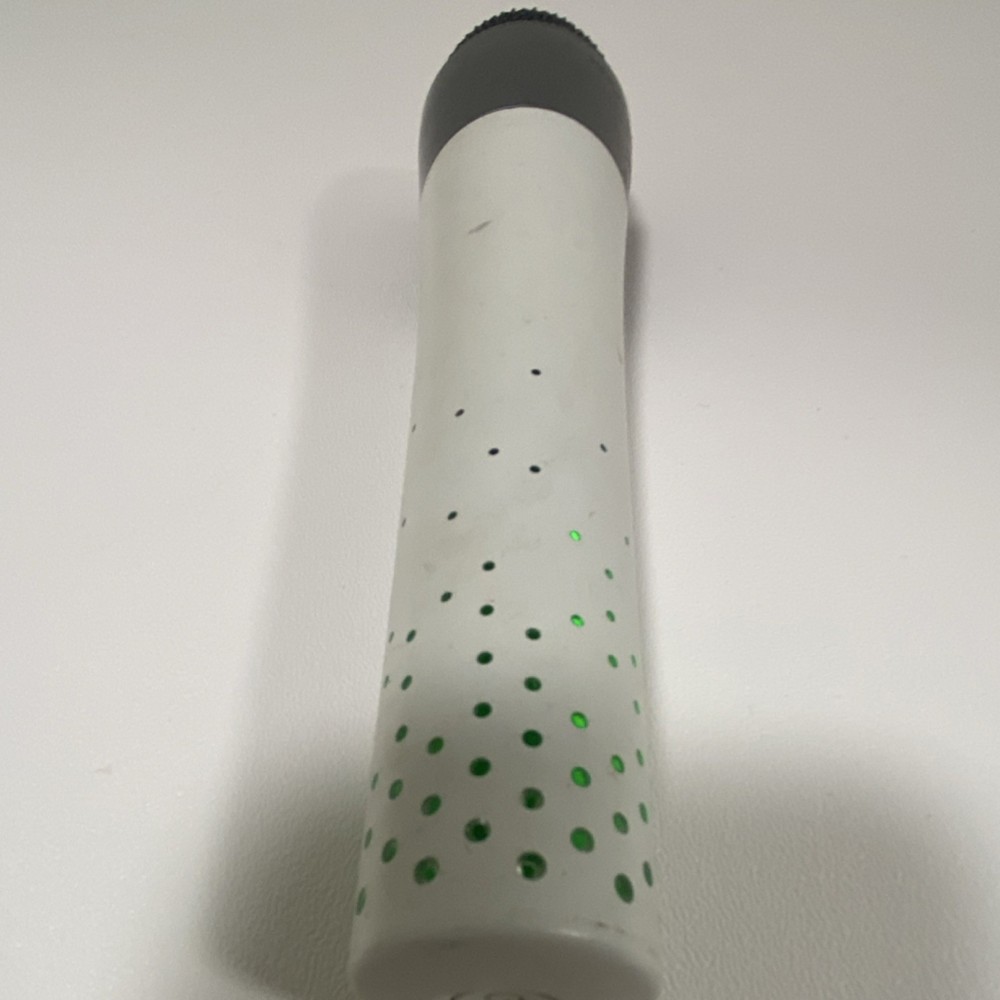 Microsoft Xbox 360 Wireless Karaoke Microphone White Handheld Power Button