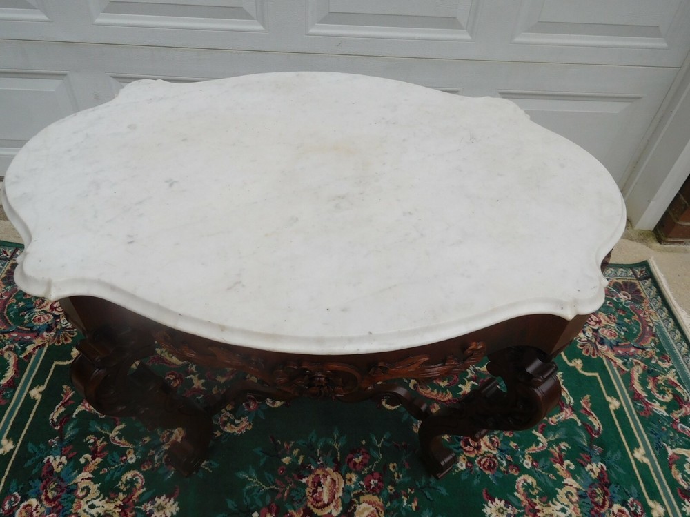 FANCY VICTORIAN PRUDENT MALLARD TABLE & CHAIRS
