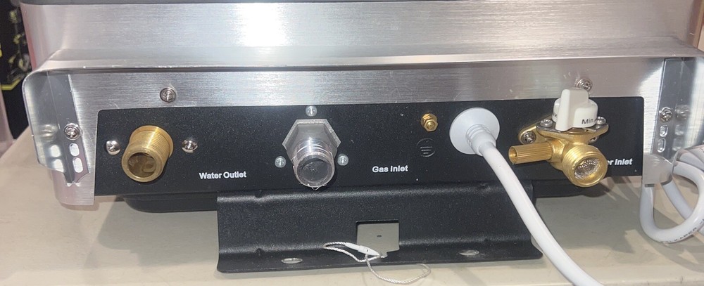 CAMPLUX CA318 Tankless Instant Hot Water Heater Natural GAS USED READ INF