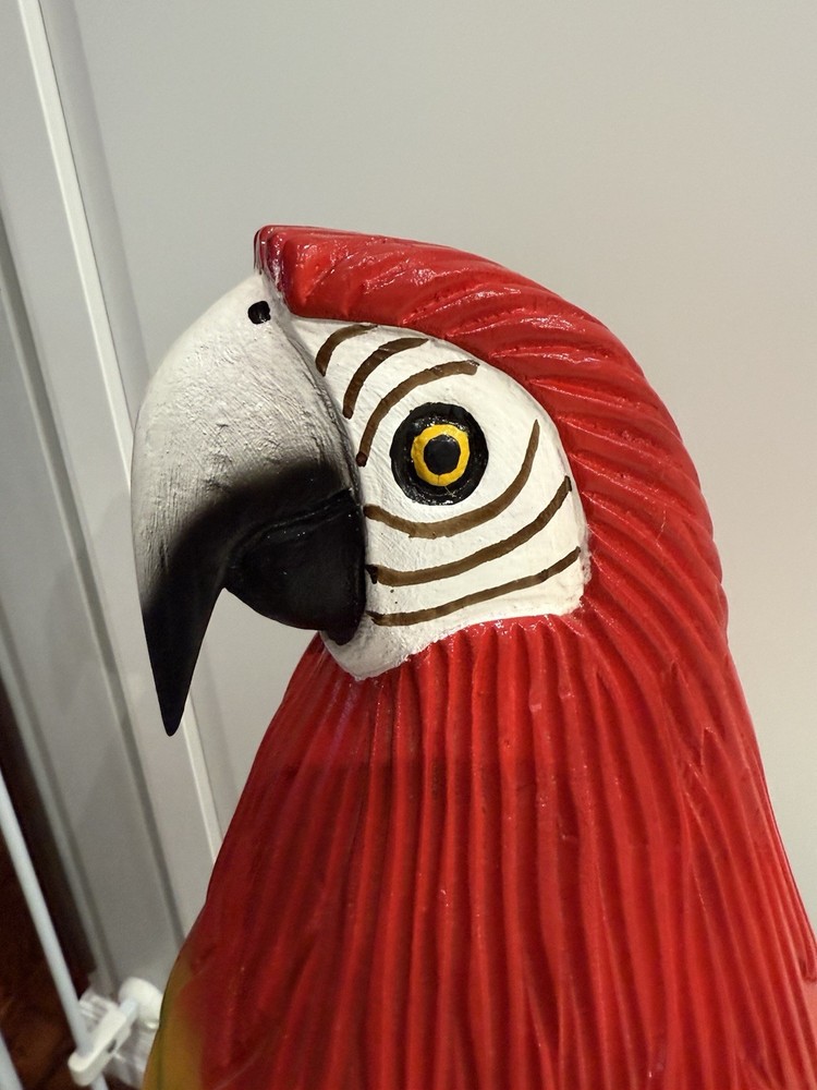 MACA PARROT IN SOLID WOOD MADE IN COLOMBIA.