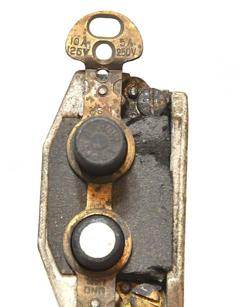 VINTAGE SINGLE POLE PUSH BUTTON LIGHT SWITCH IM3