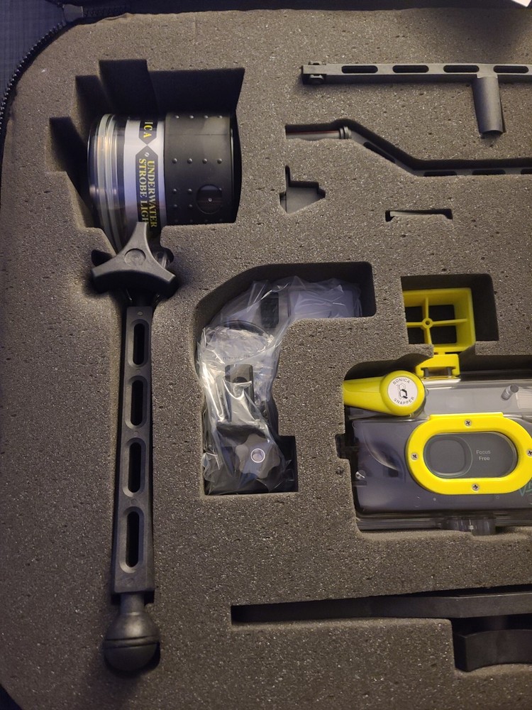 Bonica Underwater Camera in Case with Strobe light and accessories. Never Used!!