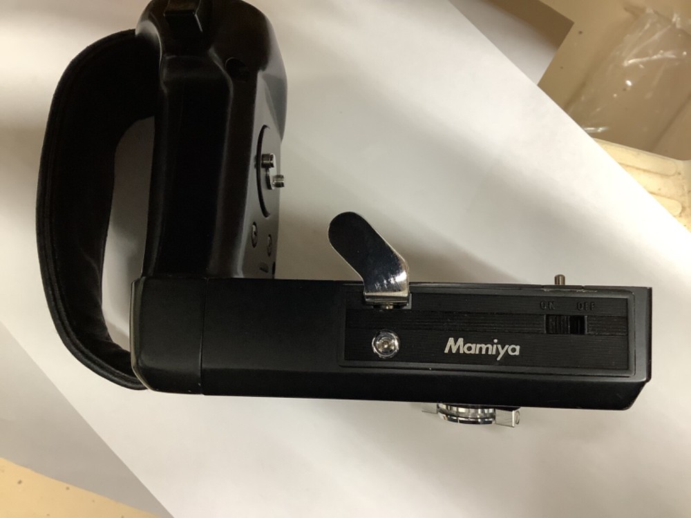 Mamiya Handheld Trigger Grip