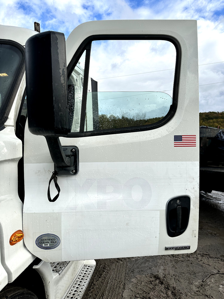 Freightliner Cascadia Driver Side Door Assembly; Complete; Power Controls