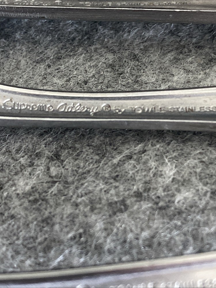 4 TOWLE/SUPREME CUTLERY STAINLESS FLATWARE, "PIERRE" PATTERN DINNER SPOONS
