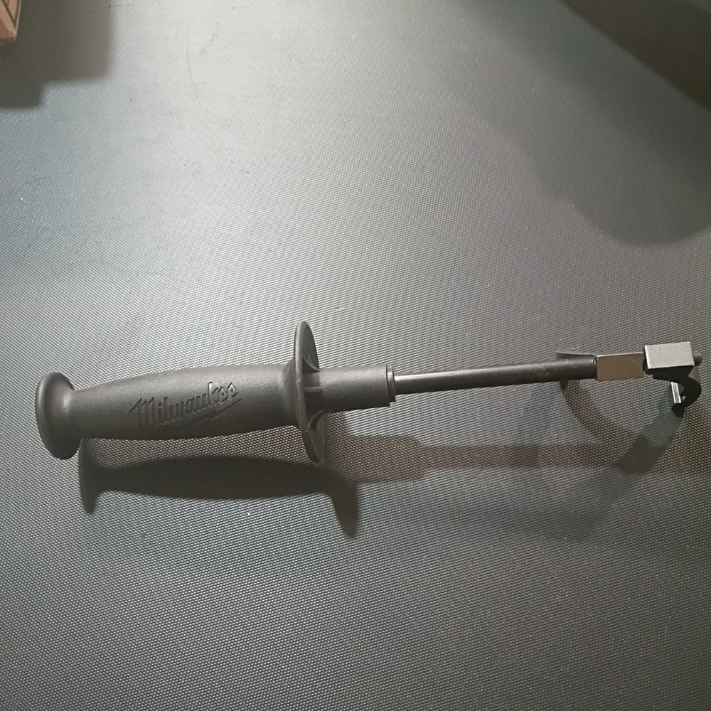MILWAUKE ADJUSTABLE AUXILIARY HANDLE REPLACEMENT FOR DRILL DRIVER