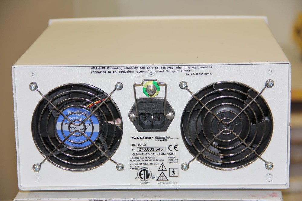WELCH ALLYN CL300 Surgical Illuminator "TESTED"